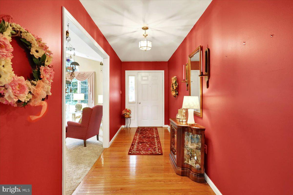 12 Archer Lane Reading, PA 19607 - Photo 13 of 39 a very nice looking room with a large window