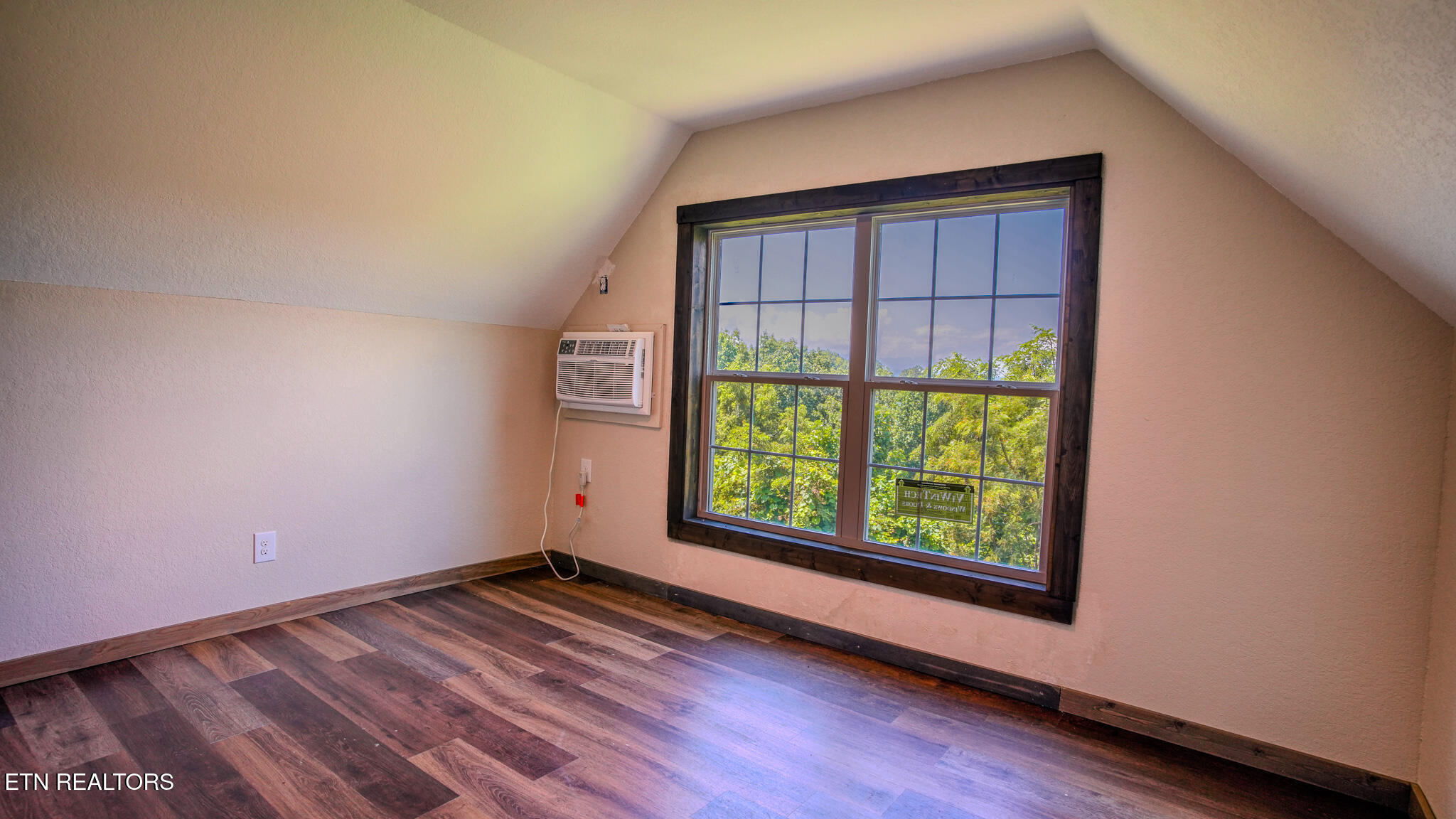 1081 Cove Road, Unit 103 Sevierville, TN 37876 - Photo 13 of 28 DSC01571-HDR