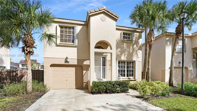 $560,000 | 10717 Northwest 12th Manor, Plantation, FL 33322