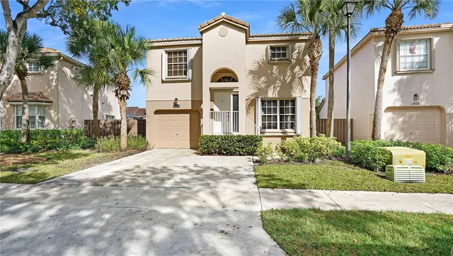 $560,000 | 10717 Northwest 12th Manor, Plantation, FL 33322