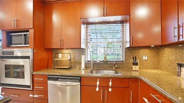 $560,000 | 10717 Northwest 12th Manor, Plantation, FL 33322