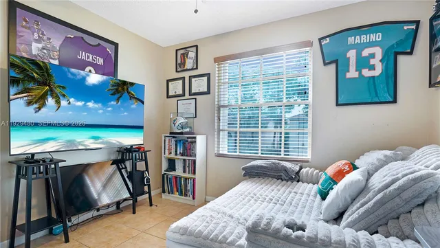 $560,000 | 10717 Northwest 12th Manor, Plantation, FL 33322