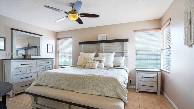 $560,000 | 10717 Northwest 12th Manor, Plantation, FL 33322