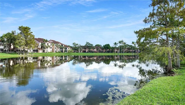 $560,000 | 10717 Northwest 12th Manor, Plantation, FL 33322