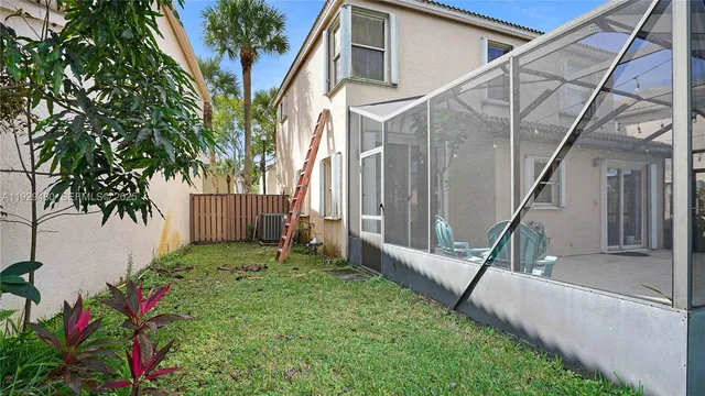 $560,000 | 10717 Northwest 12th Manor, Plantation, FL 33322