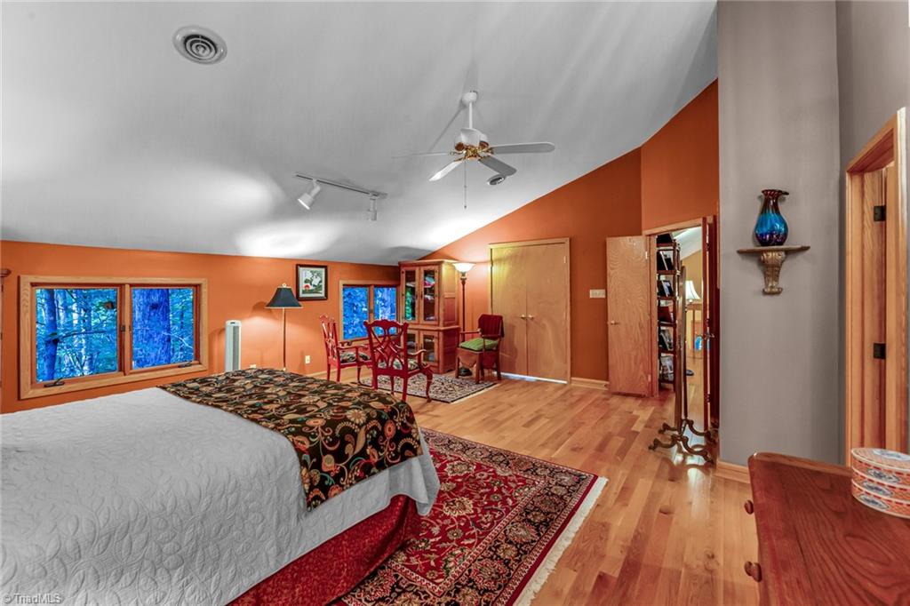 5417 Rambling Road Greensboro, NC 27409 - Photo 36 of 49