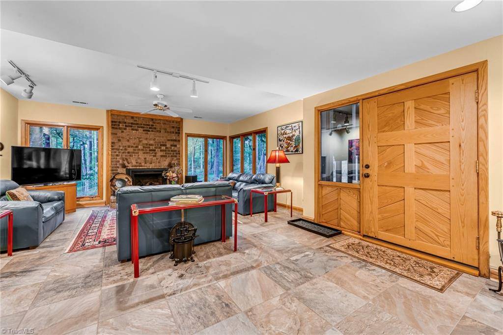 5417 Rambling Road Greensboro, NC 27409 - Photo 41 of 49
