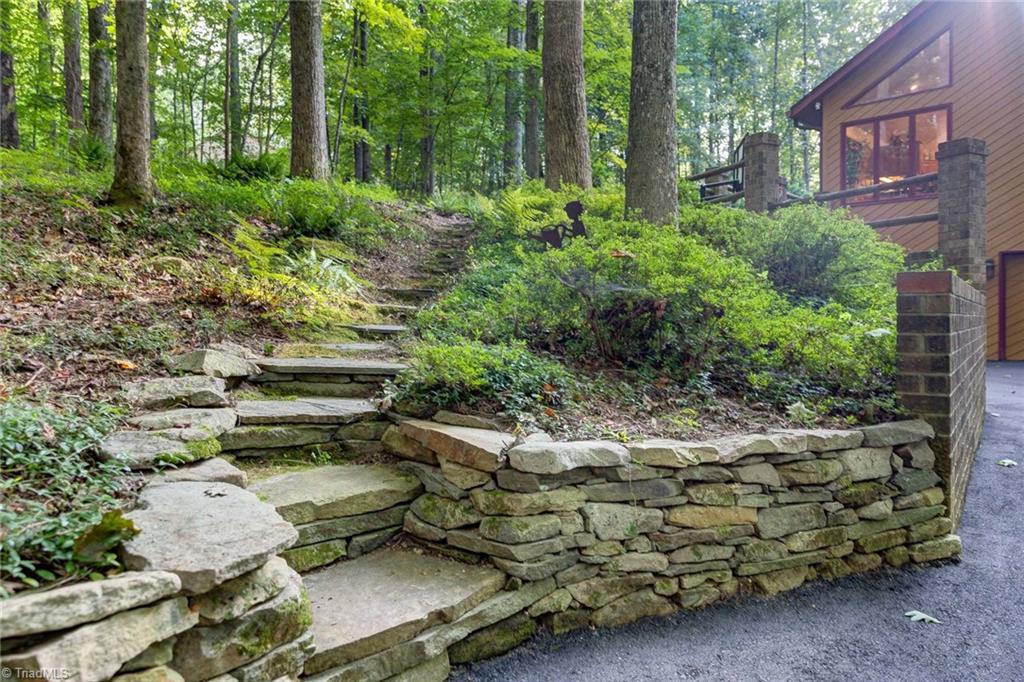 5417 Rambling Road Greensboro, NC 27409 - Photo 10 of 49