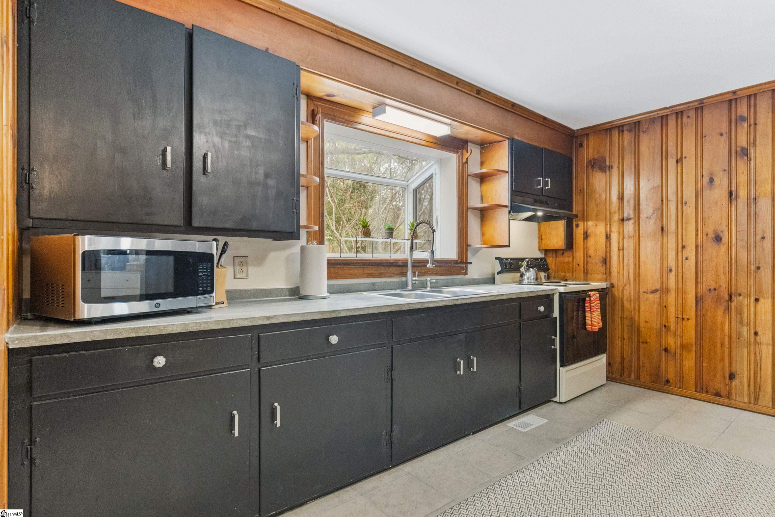 310 Old Grove Road Greenville, SC 29605 - Photo 14 of 34