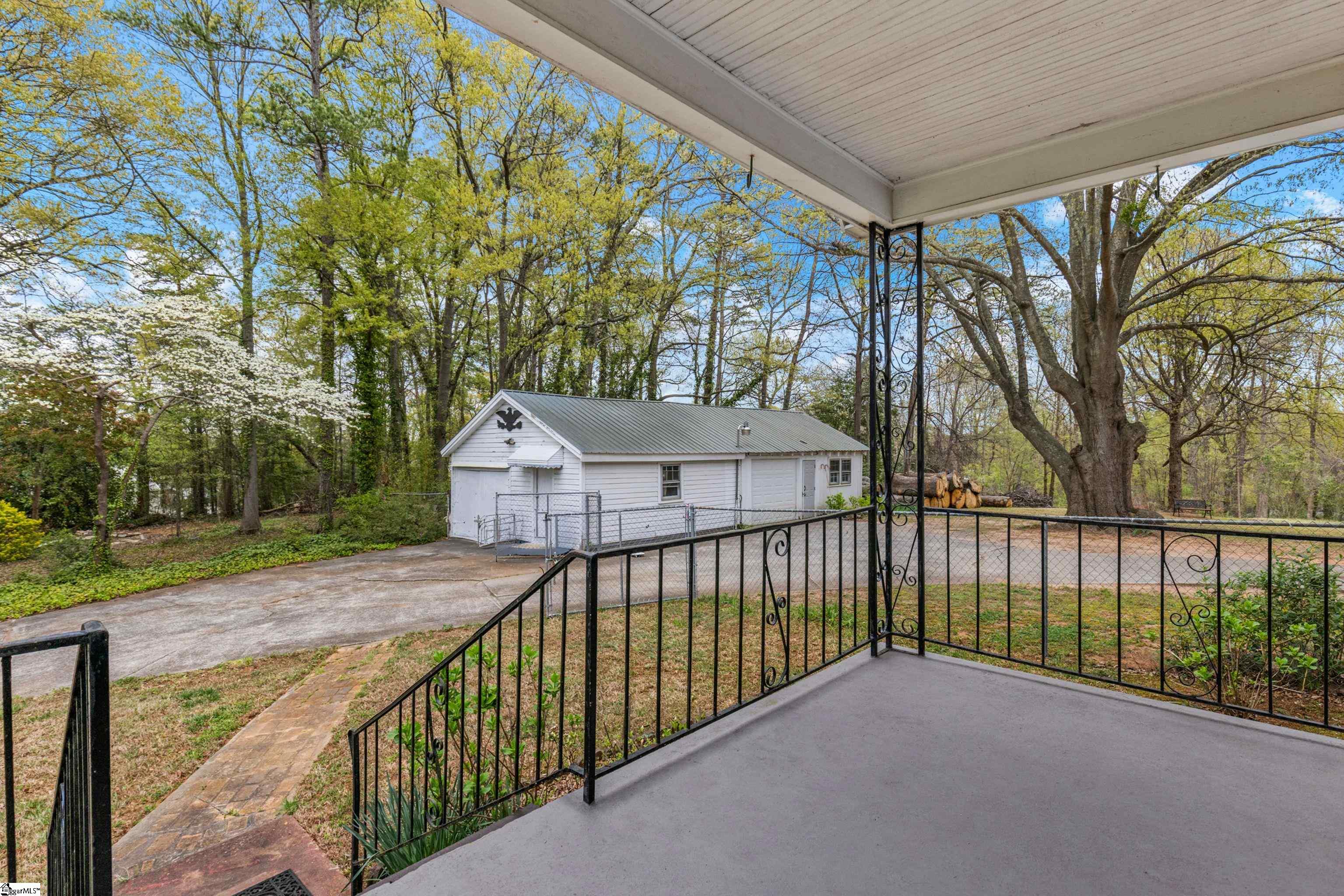 310 Old Grove Road Greenville, SC 29605 - Photo 3 of 34