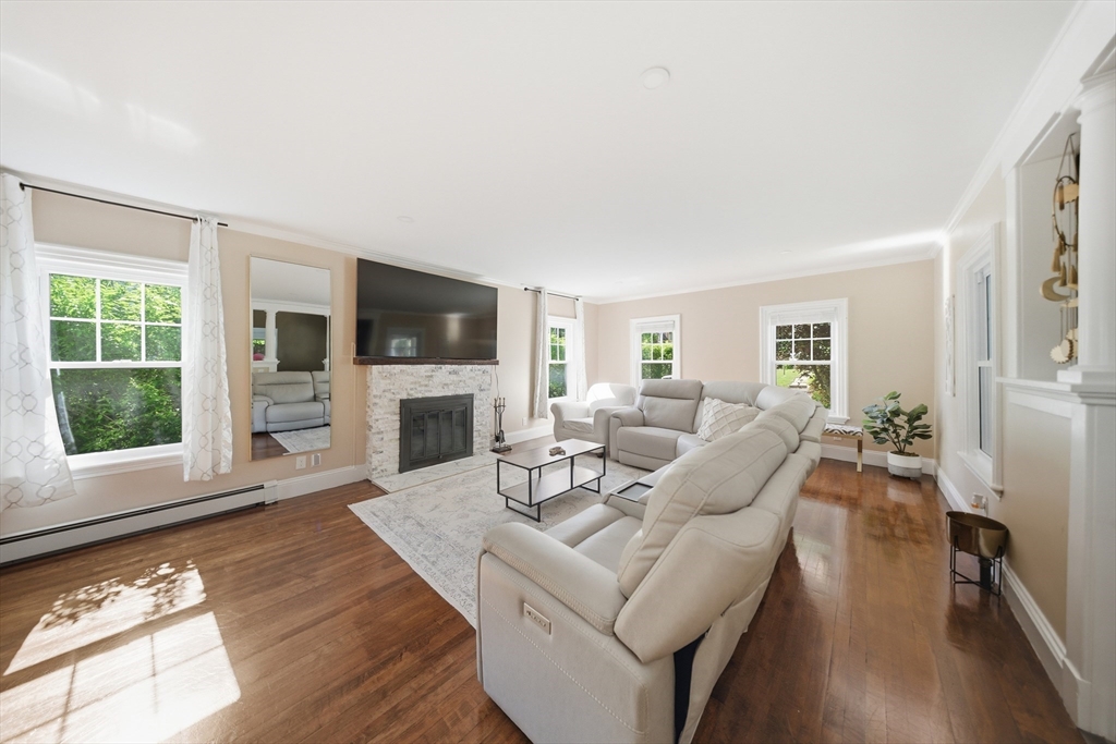 131 Pearl Street Gardner, MA 01440 - Photo 6 of 41