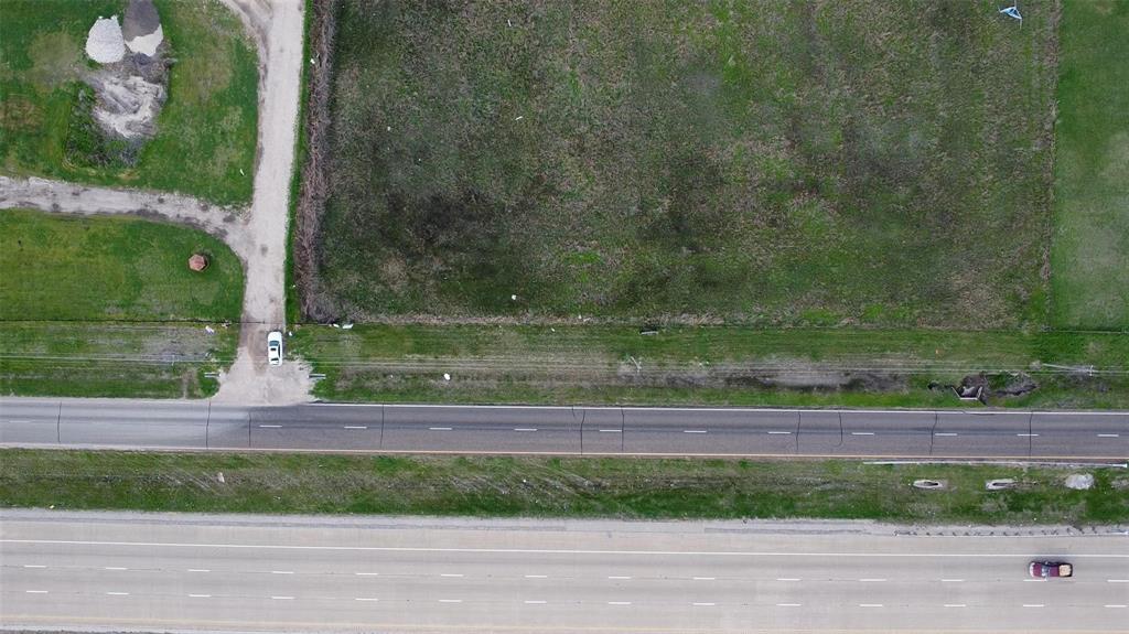 45 Svc Road Ennis, TX 75119 - Photo 13 of 16 a view of a yard