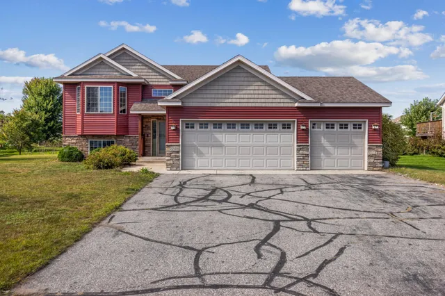 $298,500 | 605 Southwest 9th Avenue, Rice, MN 56367