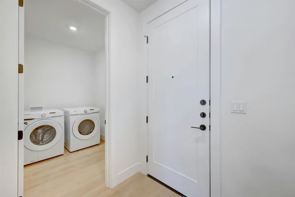 $3,250 | 1701 Simond Avenue, Unit 411, Austin, TX 78723