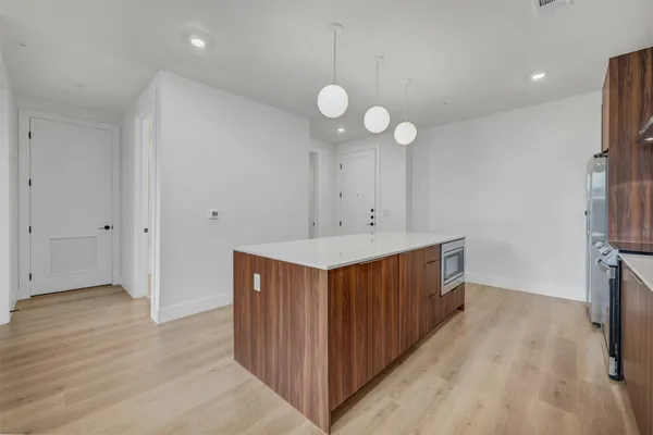 $3,250 | 1701 Simond Avenue, Unit 411, Austin, TX 78723