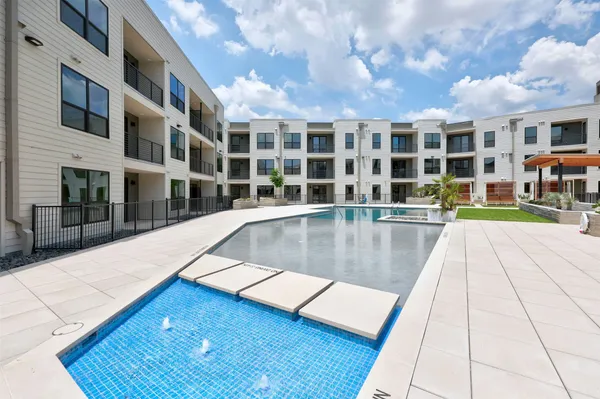 $3,250 | 1701 Simond Avenue, Unit 411, Austin, TX 78723