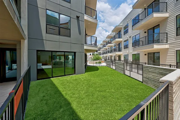 $3,250 | 1701 Simond Avenue, Unit 411, Austin, TX 78723