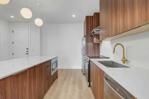 $3,250 | 1701 Simond Avenue, Unit 411, Austin, TX 78723