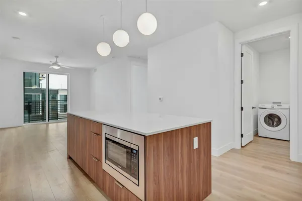 $3,250 | 1701 Simond Avenue, Unit 411, Austin, TX 78723