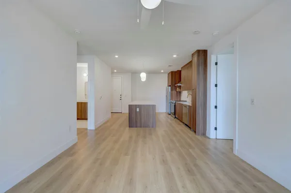 $3,250 | 1701 Simond Avenue, Unit 411, Austin, TX 78723