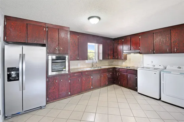 $180,000 | 904 Avenue D, Bovina, TX 79009