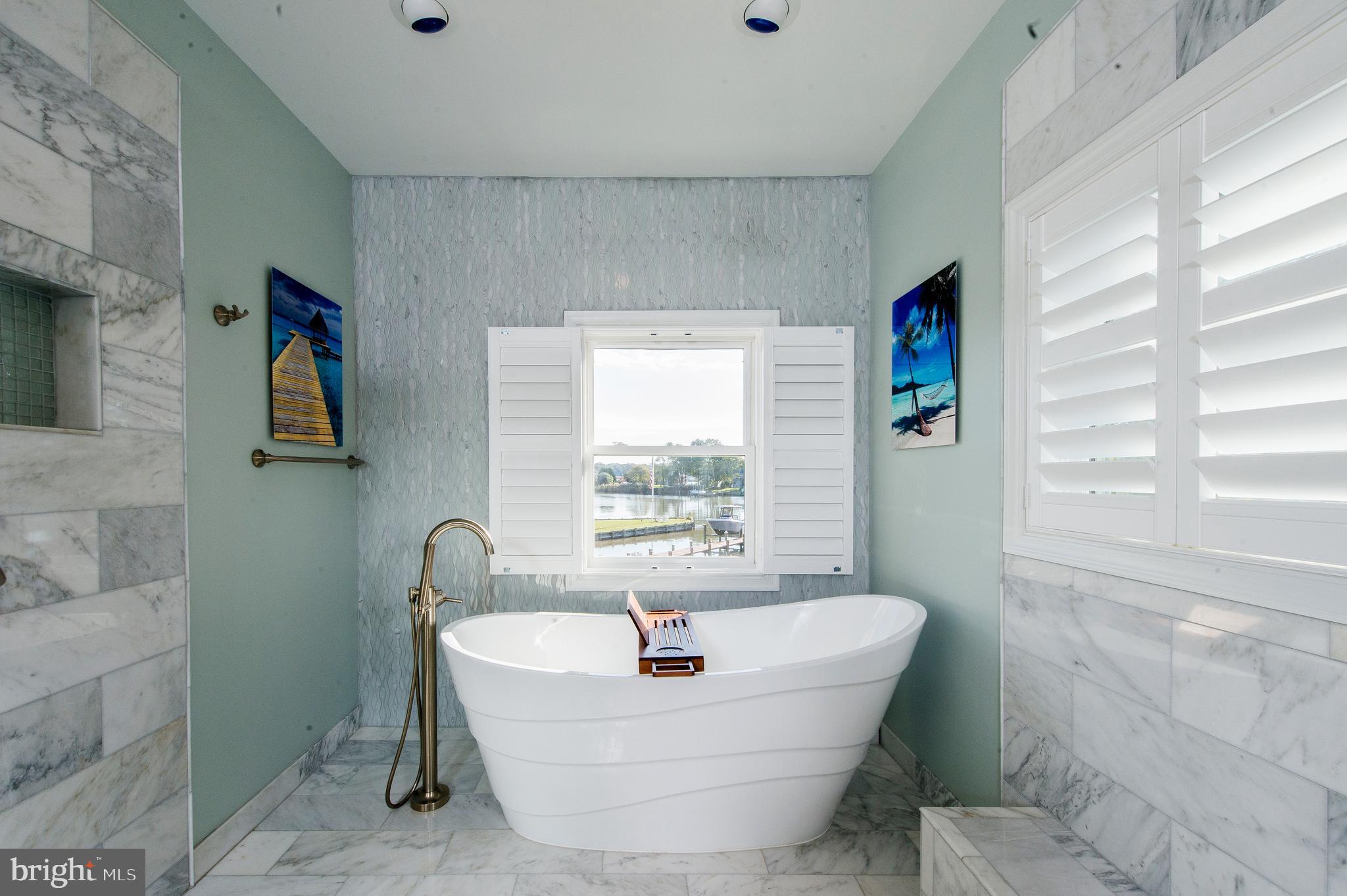 8113 Ventnor Road Pasadena, MD 21122 - Photo 23 of 45 Luxurious master bath tub with water view