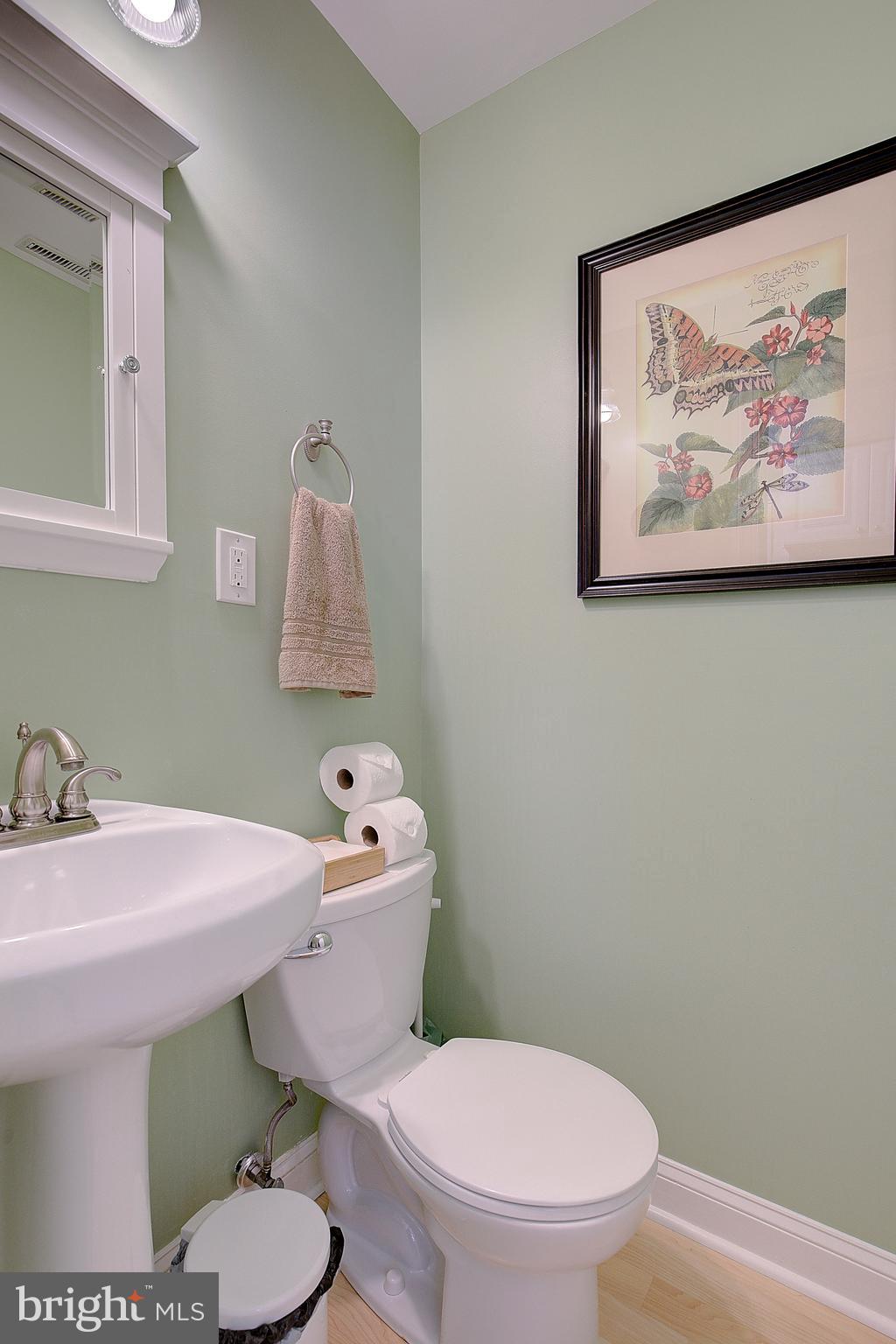 8113 Ventnor Road Pasadena, MD 21122 - Photo 31 of 45 Bathroom