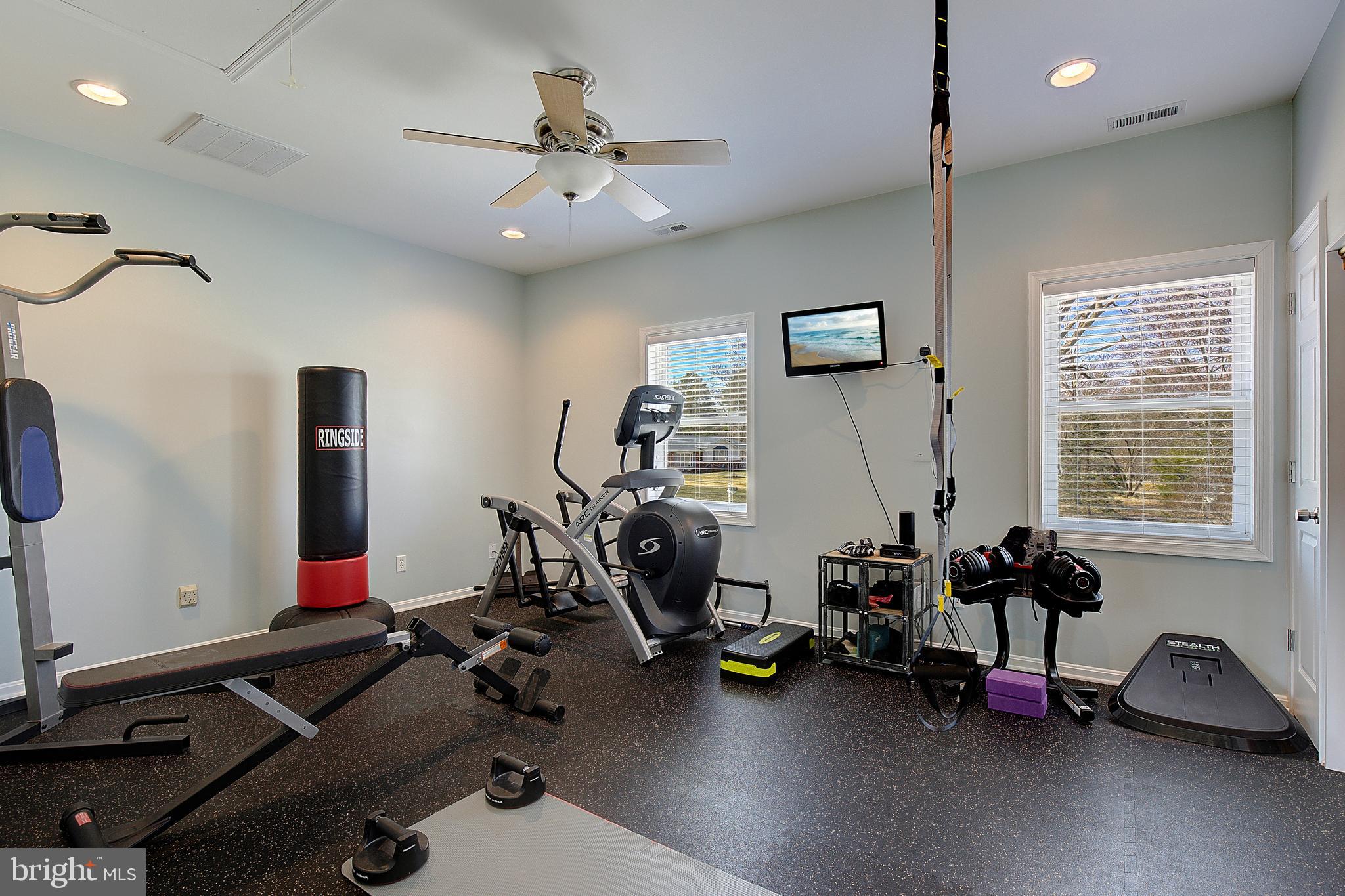 8113 Ventnor Road Pasadena, MD 21122 - Photo 33 of 45