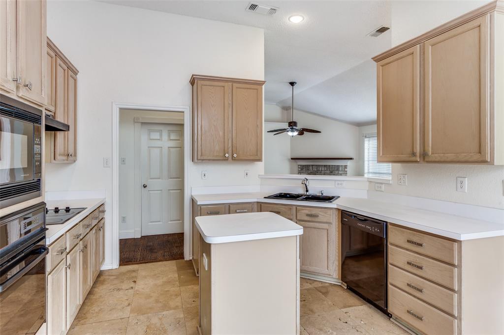 7628 Arbor Ridge Court Fort Worth, TX 76112 - Photo 11 of 25