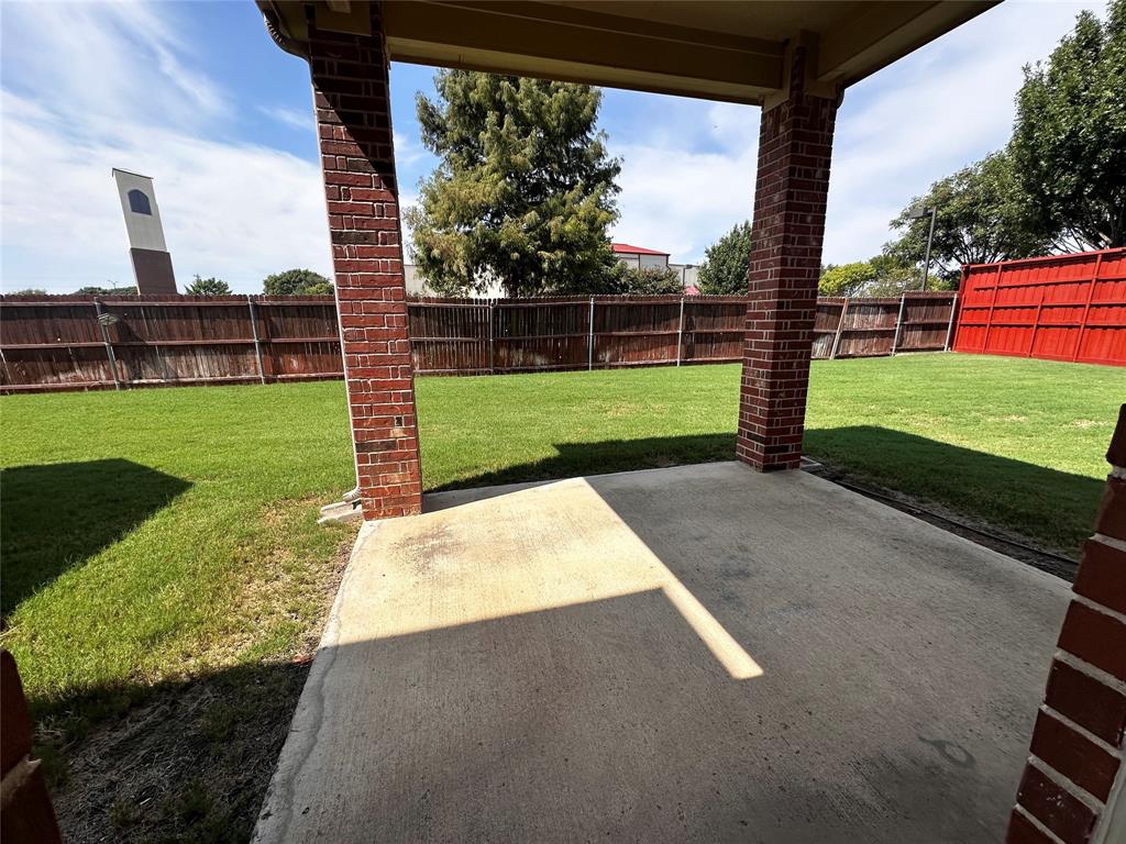 12135 Jasmine Lane Frisco, TX 75035 - Photo 30 of 31 a view of a yard with a large trees