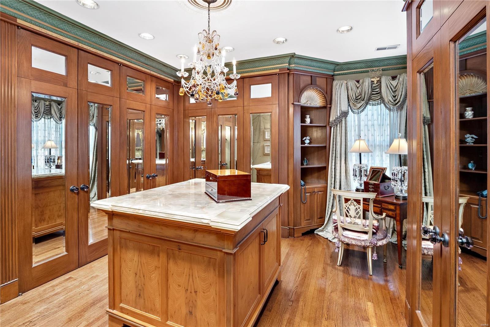 9755 Old Warson Road Ladue, MO 63124 - Photo 19 of 38