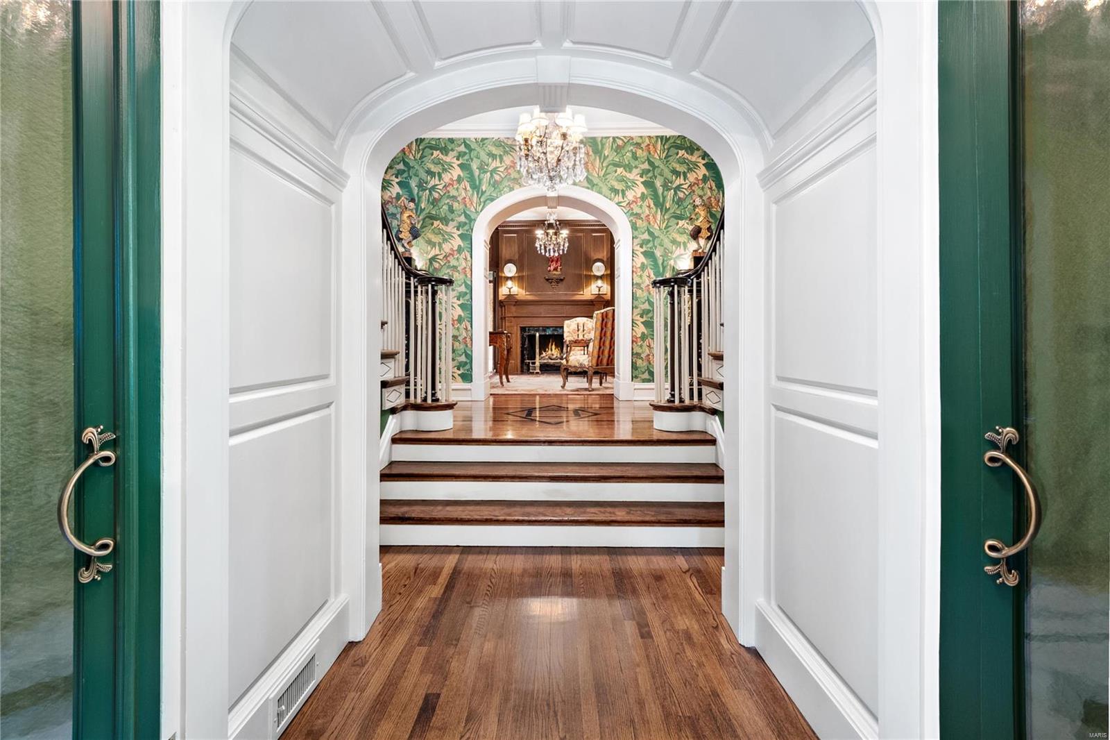 9755 Old Warson Road Ladue, MO 63124 - Photo 2 of 38