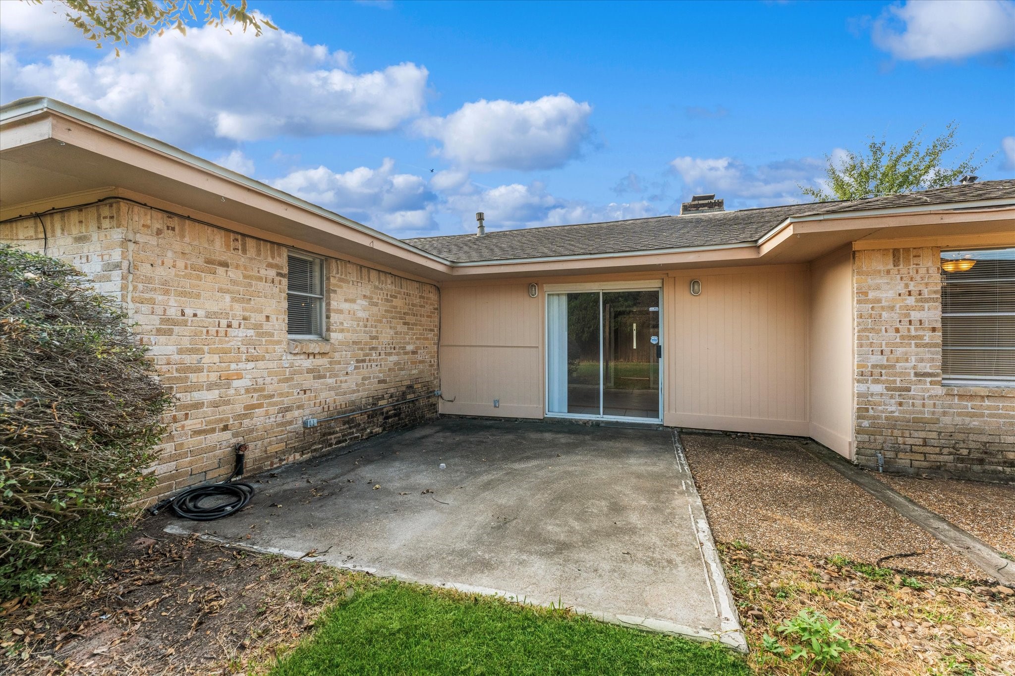 954 Chamboard Lane Houston, TX 77018 - Photo 9 of 36 a view of a house with a yard