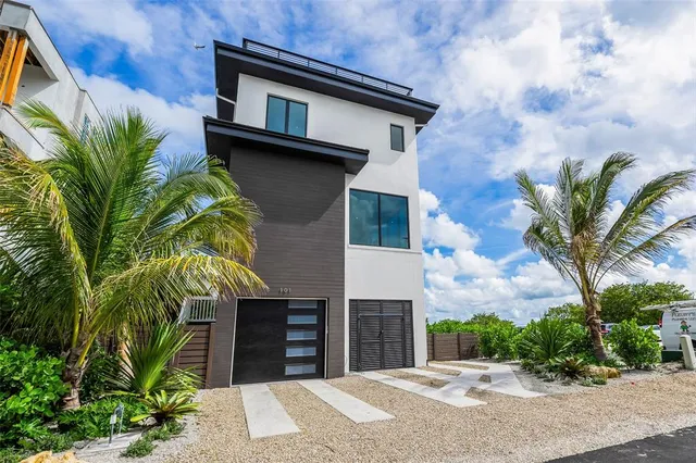 $6,250,000 | 101 7th Street South, Bradenton Beach, FL 34217