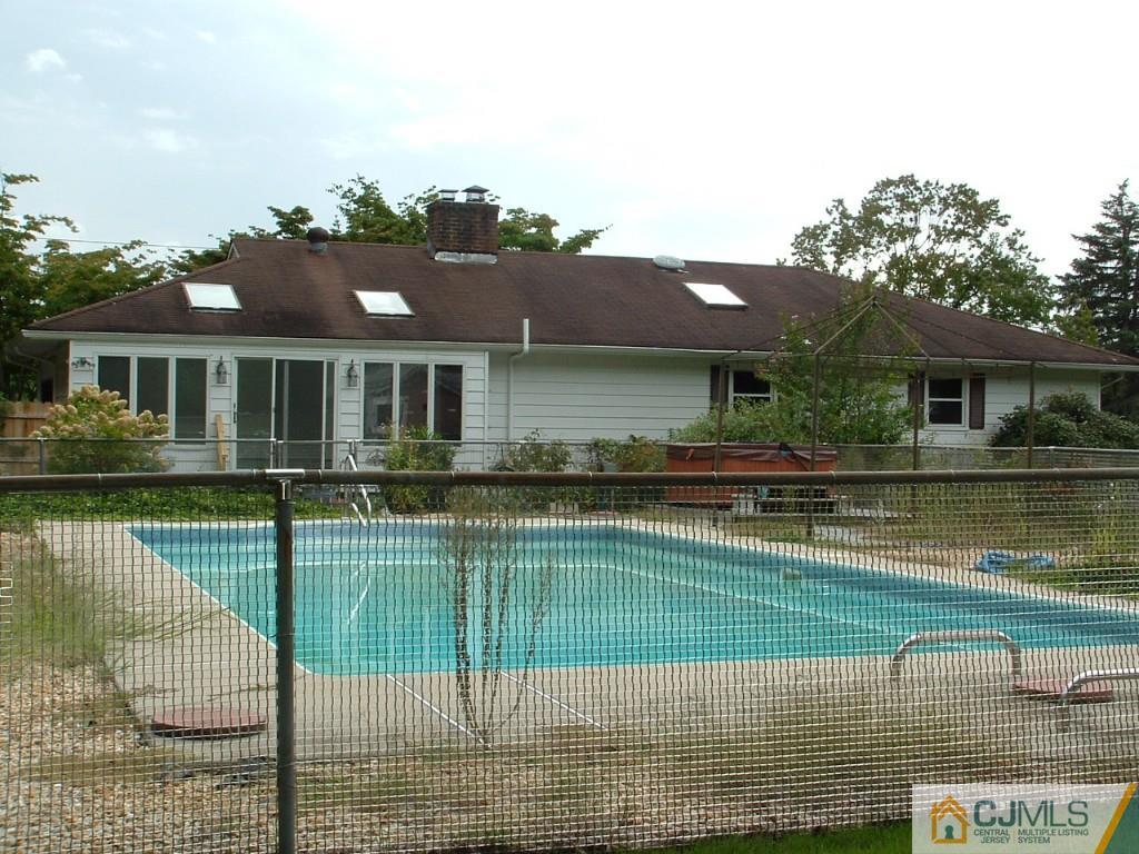 143 Deans Rhode Hall Road Monmouth Junction, NJ 08852 - Photo 3 of 25 Gallery Image 3
