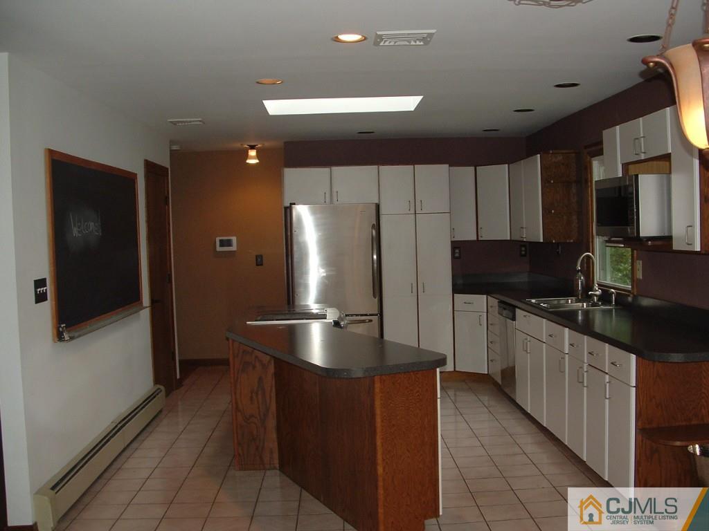 143 Deans Rhode Hall Road Monmouth Junction, NJ 08852 - Photo 7 of 25 Gallery Image 7