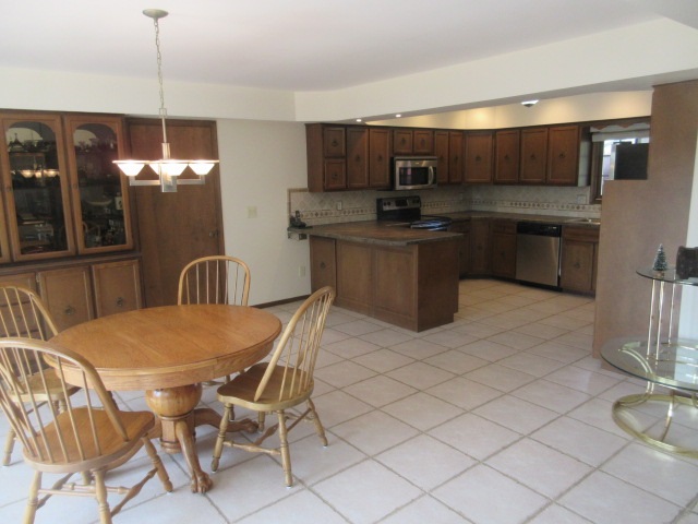 69394 Saxon Drive Romeo, MI 48065 - Photo 33 of 53 31362592-34.JPG