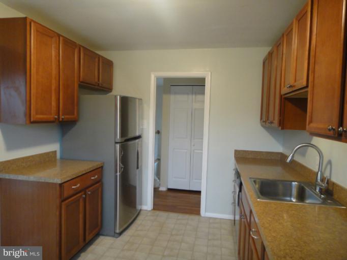 14213 Chesterfield Road Rockville, MD 20853 - Photo 1 of 18 Kitchen