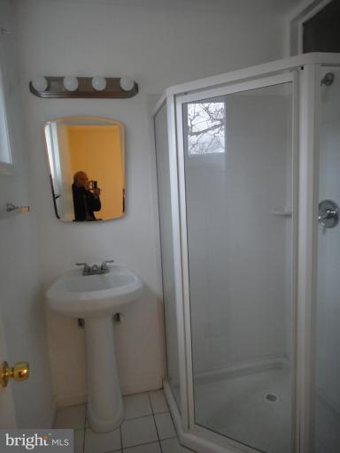 14213 Chesterfield Road Rockville, MD 20853 - Photo 17 of 18 Bath (Master)