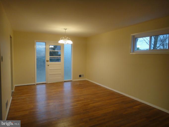 14213 Chesterfield Road Rockville, MD 20853 - Photo 6 of 18 Dining Room