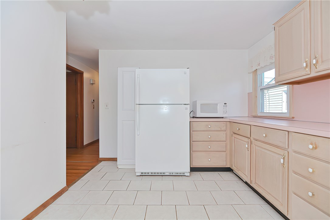 44 Rocco Avenue Pawtucket, RI 02860 - Photo 11 of 46 Gallery Image 11