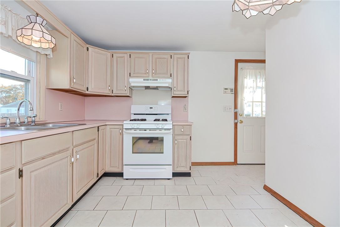 44 Rocco Avenue Pawtucket, RI 02860 - Photo 13 of 46 Gallery Image 13