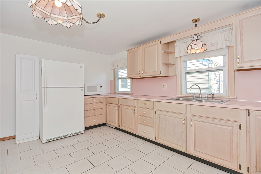 44 Rocco Avenue Pawtucket, RI 02860 - Photo 10 of 46 Gallery Image 10