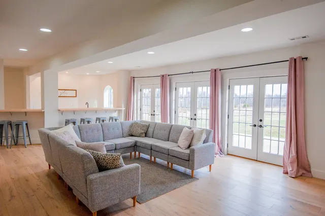 $925,000 | 16810 Springfield Road, Pekin, IL 61554