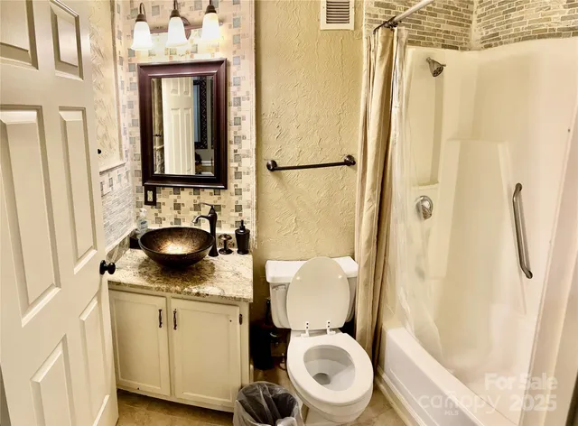 $224,500 | 303 Sugar Top Drive, Unit 2507, Sugar Mountain, NC 28604