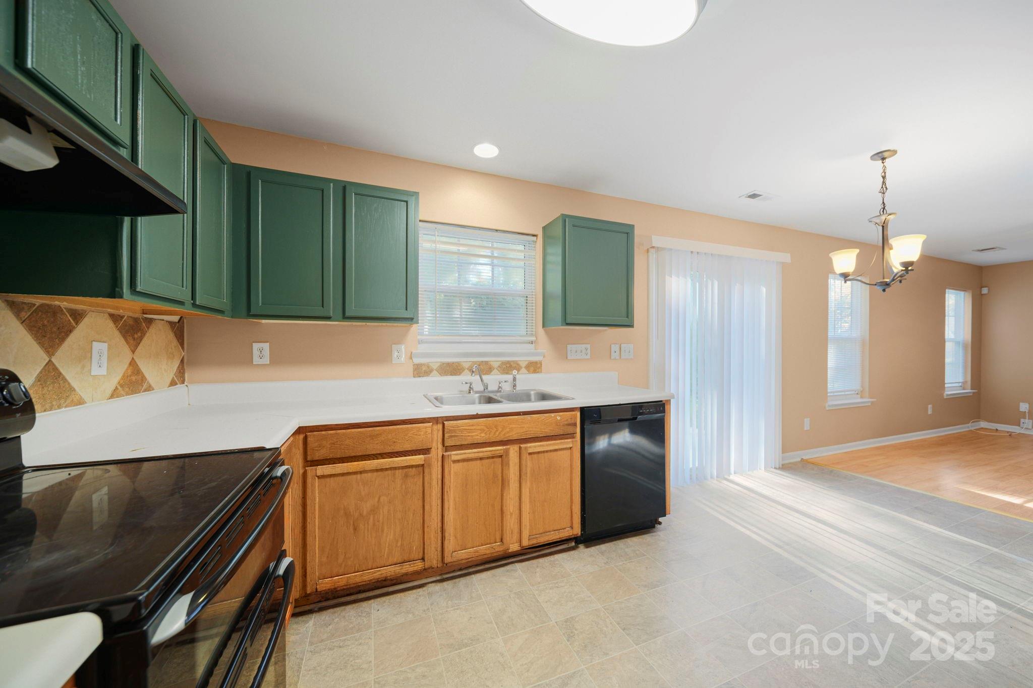 1424 Griers Grove Road Charlotte, NC 28216 - Photo 11 of 37 Gallery Image 11