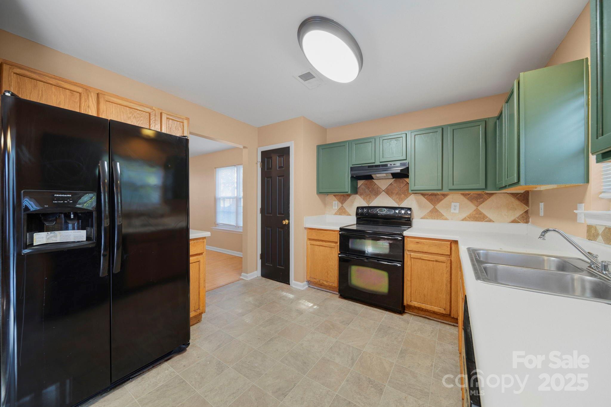 1424 Griers Grove Road Charlotte, NC 28216 - Photo 12 of 37 Gallery Image 12