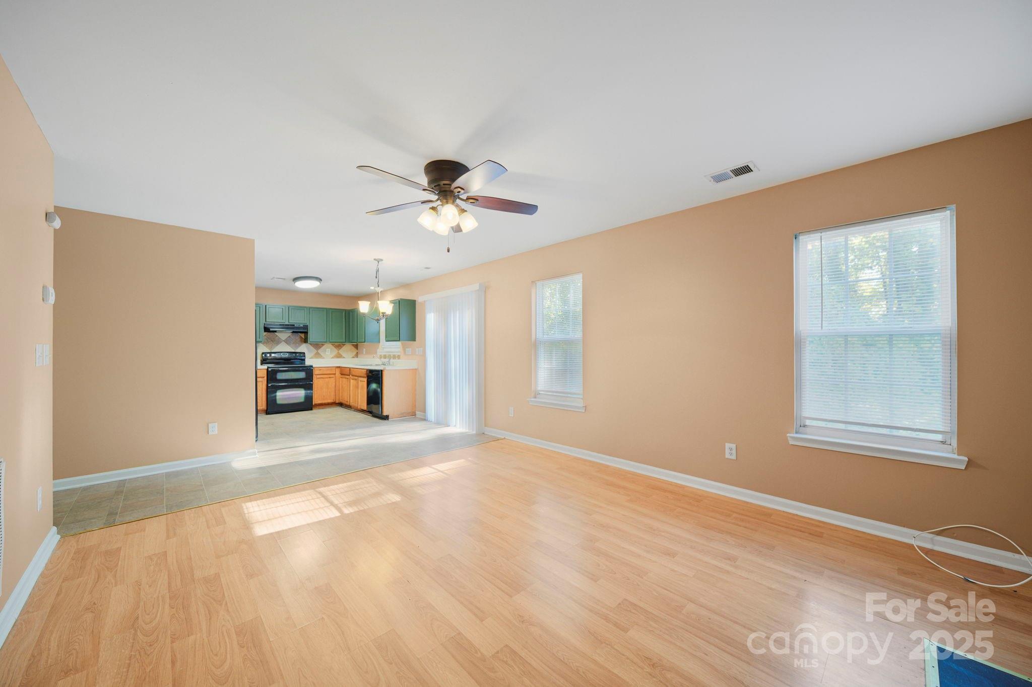 1424 Griers Grove Road Charlotte, NC 28216 - Photo 13 of 37 Gallery Image 13