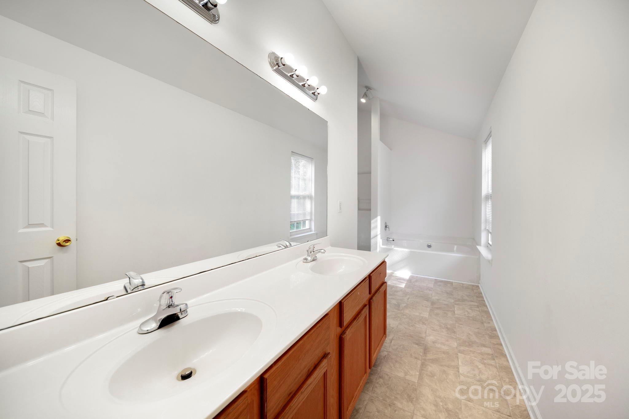 1424 Griers Grove Road Charlotte, NC 28216 - Photo 31 of 37 Gallery Image 31