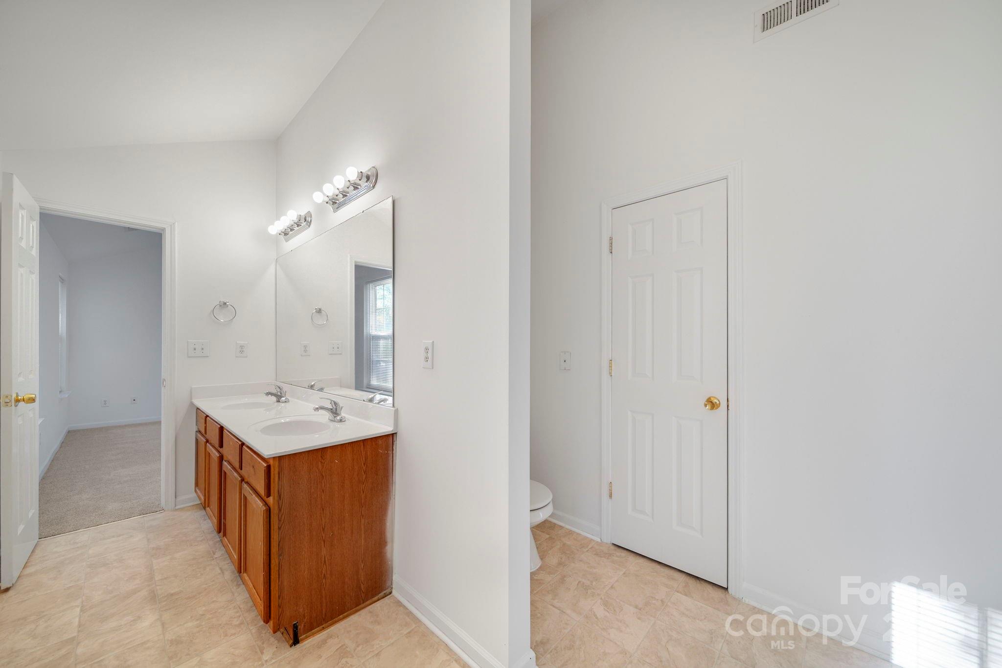 1424 Griers Grove Road Charlotte, NC 28216 - Photo 33 of 37 Gallery Image 33